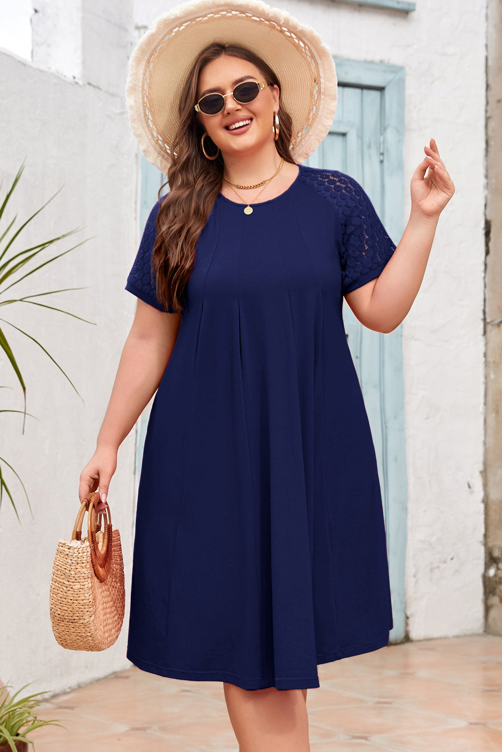 Navy Blue Plus Size Solid Swing Dress mit kurzen Spitzenärmeln