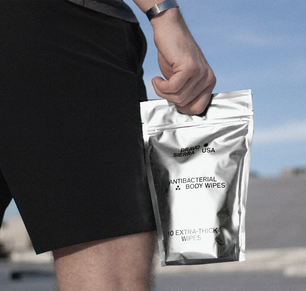 Antibakterielle Body Wipes Beutel, 10 Extra-Dick Tücher, in der Hand