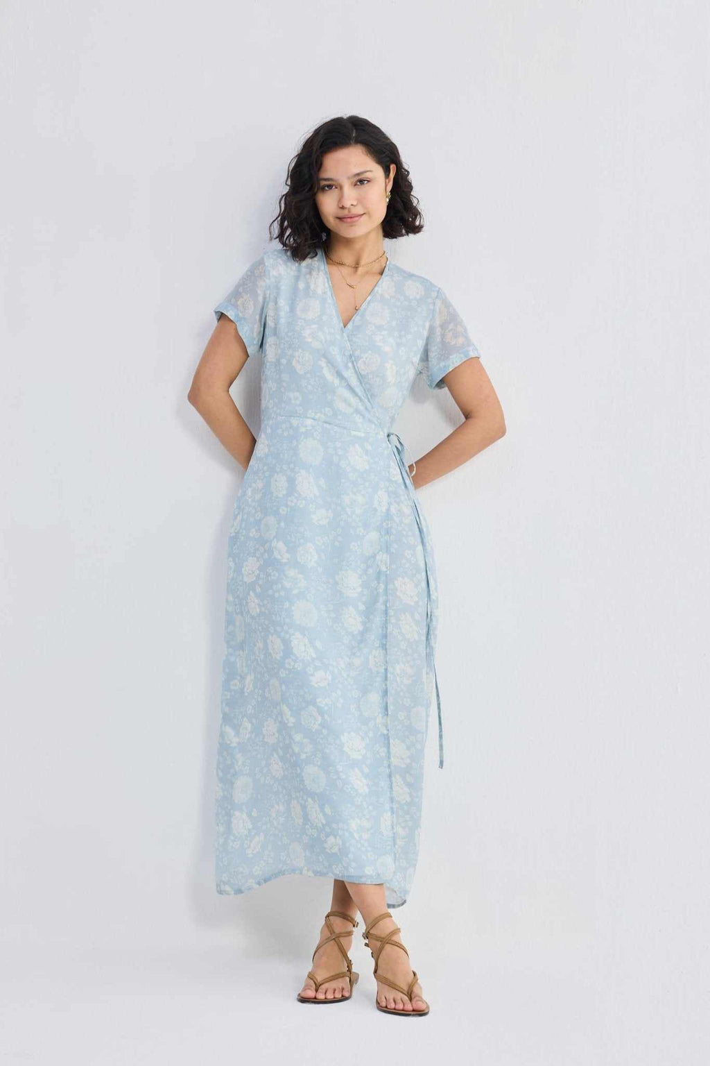 Maxi wrap dress in light-blue floral print with V-neck and tied waist sash